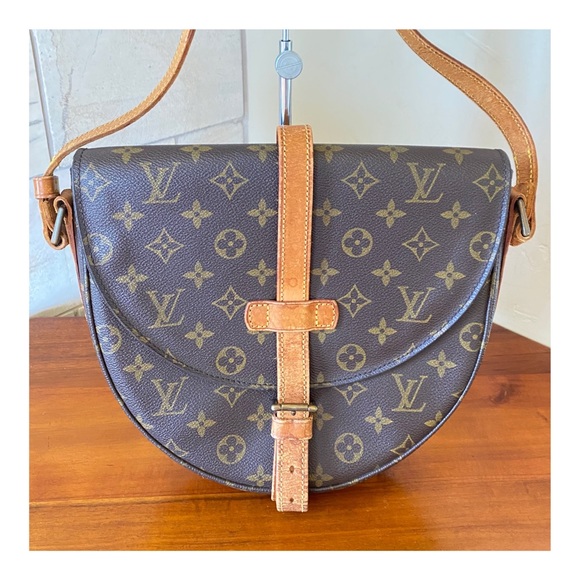 💗SOLD💗AUTHENTIC LOUIS VUITTON CHANTILLY GM CROSSBODY BAG - Picture 2 of 13